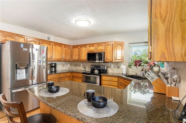 5420 NE Rainbow Court, Lee's Summit, MO 64064