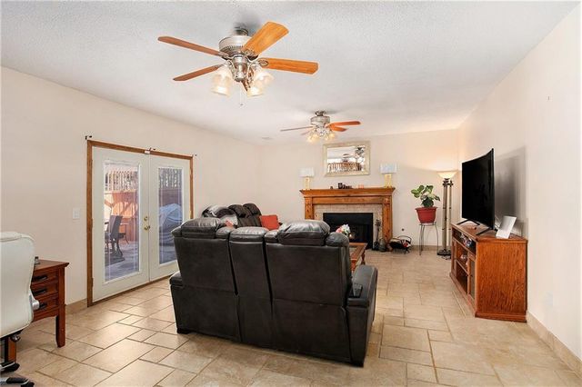 5420 NE Rainbow Court, Lee's Summit, MO 64064