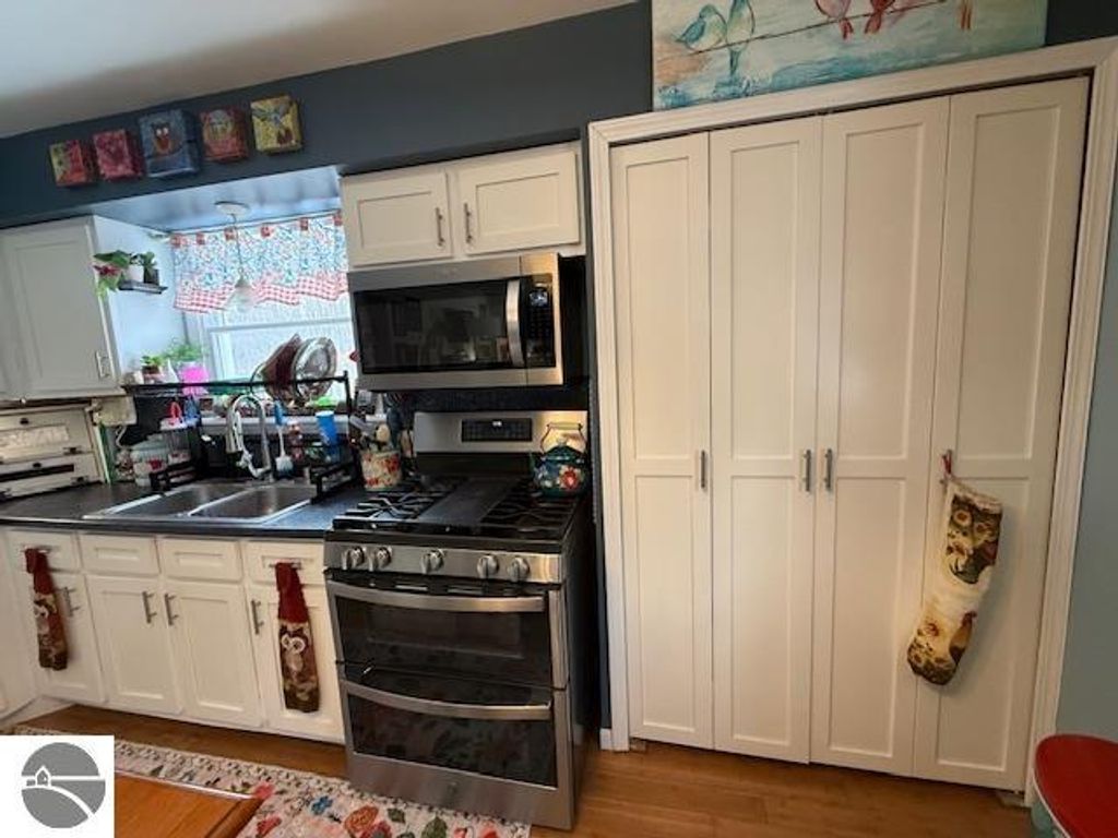 Image 11 of property listing at 18575 Royena Drive, Marion, MI 49665