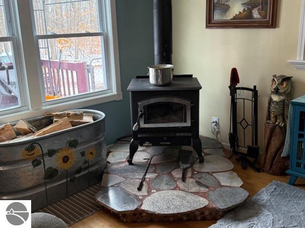 Image 15 of property listing at 18575 Royena Drive, Marion, MI 49665