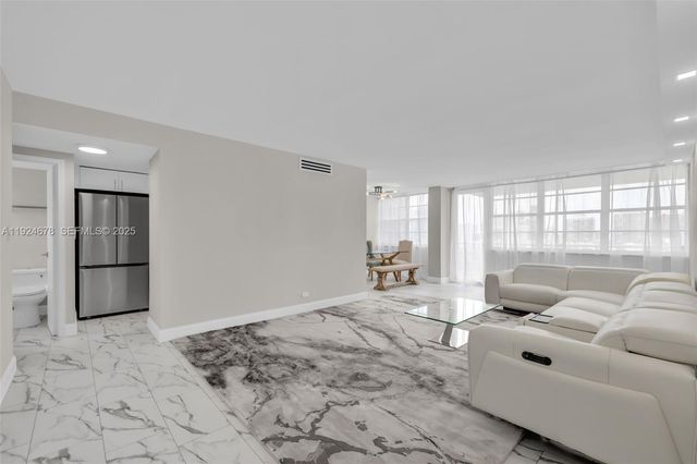 251 174th Street 1415, Sunny Isles Beach, FL 33160