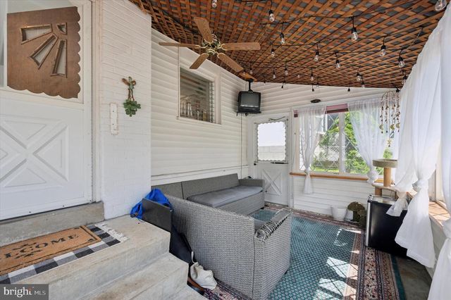 555 GRAND AVE, Havertown, PA 19083