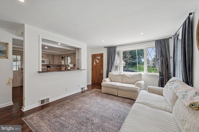 555 GRAND AVE, Havertown, PA 19083