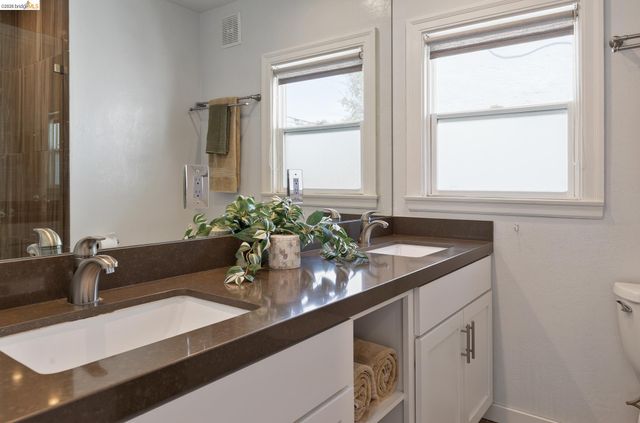 2214 Curtis St, Berkeley, CA 94702
