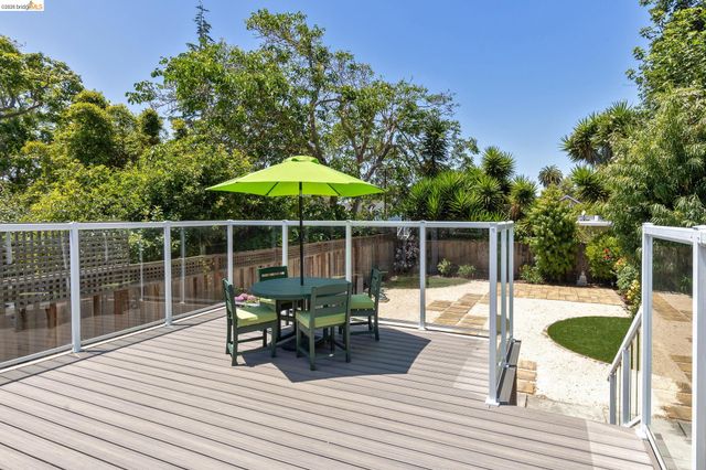 2214 Curtis St, Berkeley, CA 94702