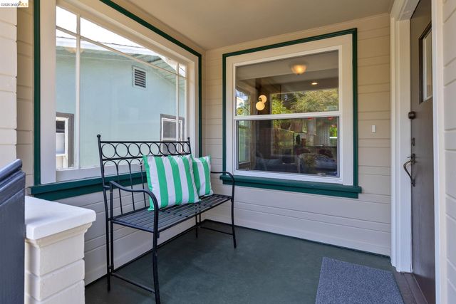 2214 Curtis St, Berkeley, CA 94702
