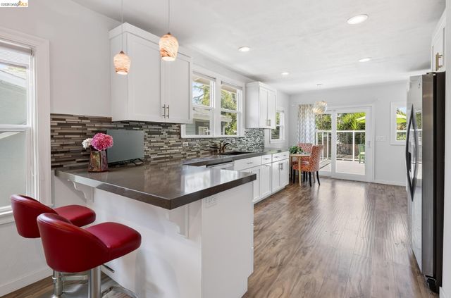 2214 Curtis St, Berkeley, CA 94702