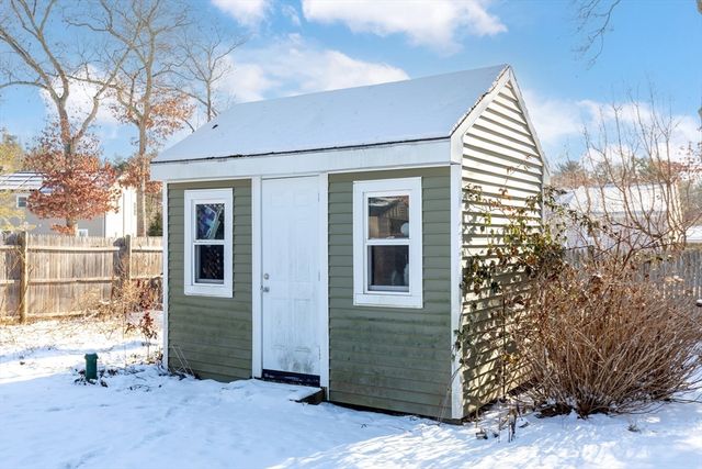 20 Montclair Ave, Pembroke, MA 02359