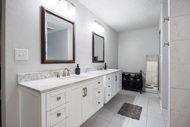 502 Red Bud Ln, Baytown, TX 77520