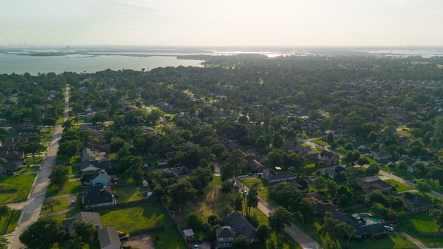502 Red Bud Ln, Baytown, TX 77520