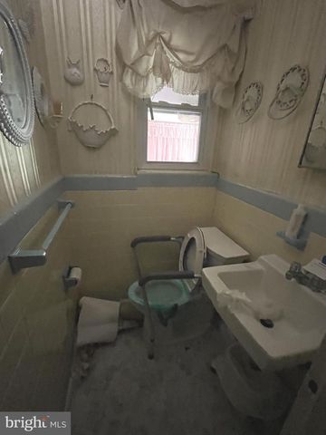 618 GALVESTON ST SE, Washington, DC 20032