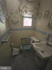 618 GALVESTON ST SE, Washington, DC 20032