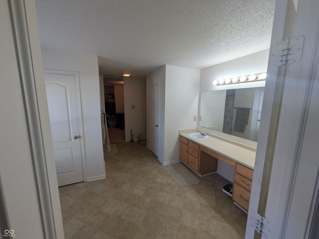 10414 Bicknell Circle, Fishers, IN 46038