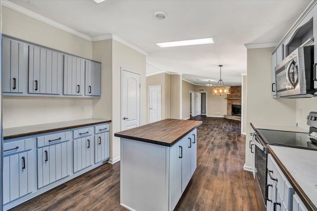 5555 DOE RUN RD, Rocky Mount, VA 24151