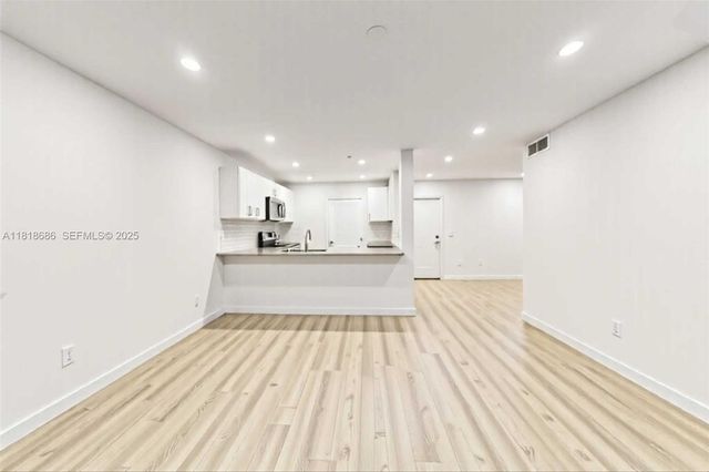 5790 Stirling 212 212, Hollywood, FL 33021