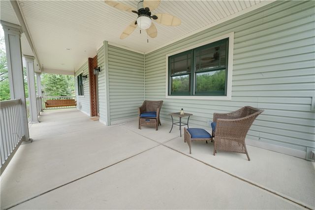 657 Lakeview Dr, South Strabane, PA 15301