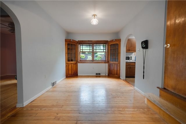 657 Lakeview Dr, South Strabane, PA 15301