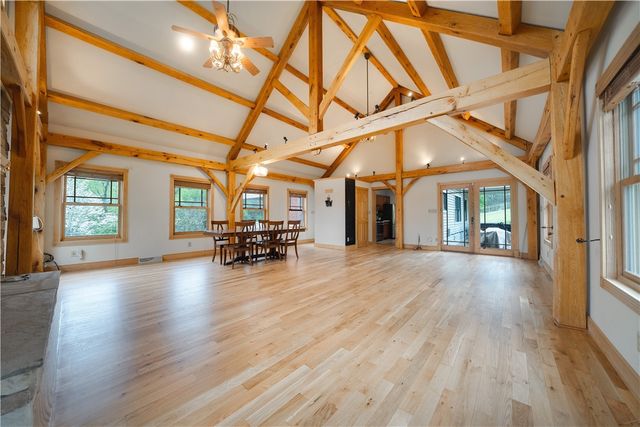 657 Lakeview Dr, South Strabane, PA 15301
