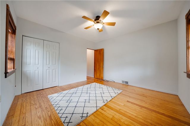 657 Lakeview Dr, South Strabane, PA 15301