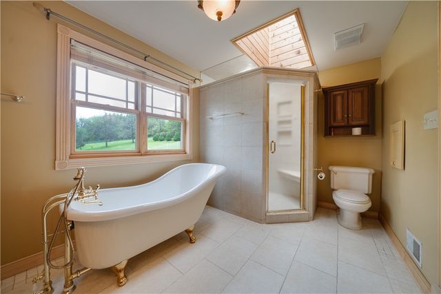 657 Lakeview Dr, South Strabane, PA 15301