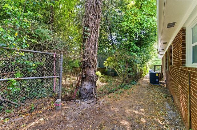 2036 Mcpherson Drive, East Point, GA 30344
