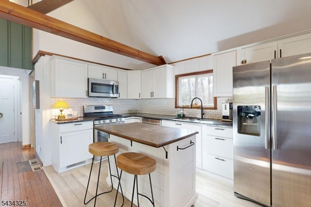 319 Midway Dr, Vernon Twp., NJ 07422