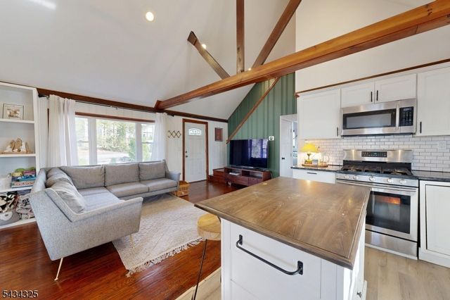 319 Midway Dr, Vernon Twp., NJ 07422