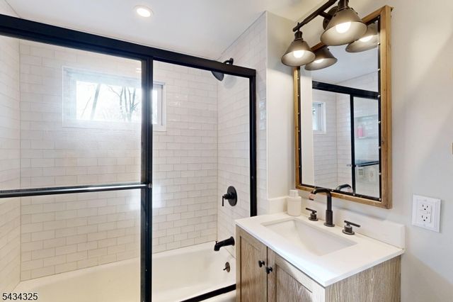 319 Midway Dr, Vernon Twp., NJ 07422