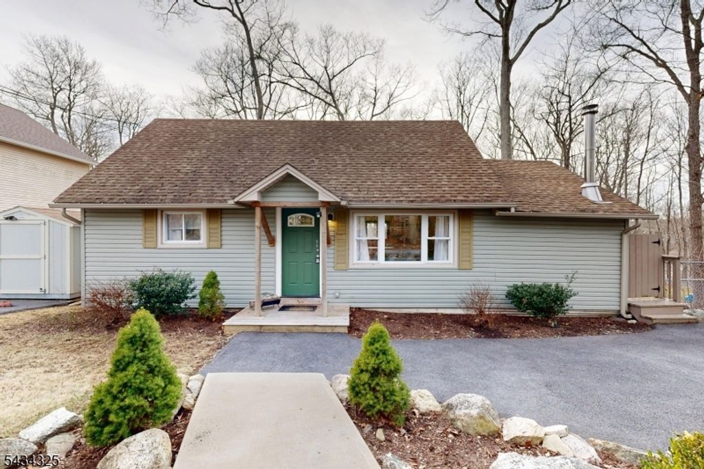 319 Midway Dr, Vernon Twp., NJ 07422