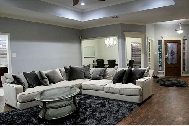 7115 W Hearthstone Green Drive, Houston, TX 77095