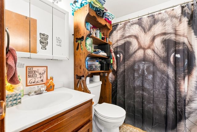 27 West St, Montague, MA 01351