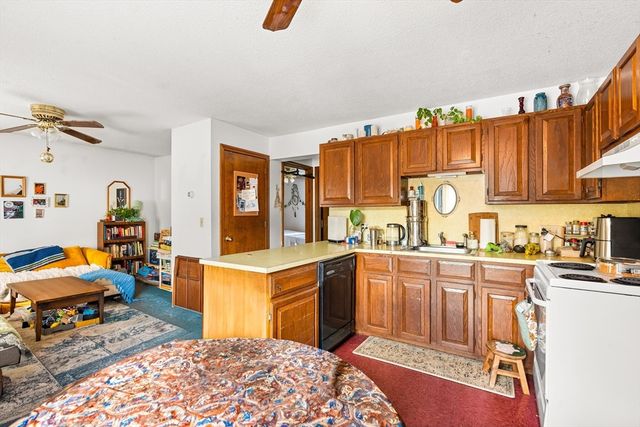 27 West St, Montague, MA 01351