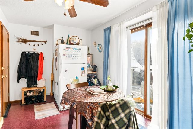 27 West St, Montague, MA 01351