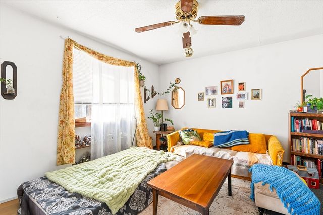 27 West St, Montague, MA 01351