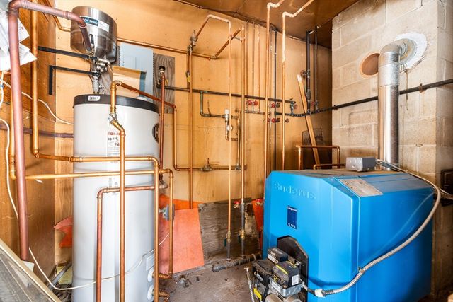 27 West St, Montague, MA 01351