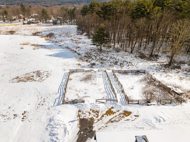 27 West St, Montague, MA 01351