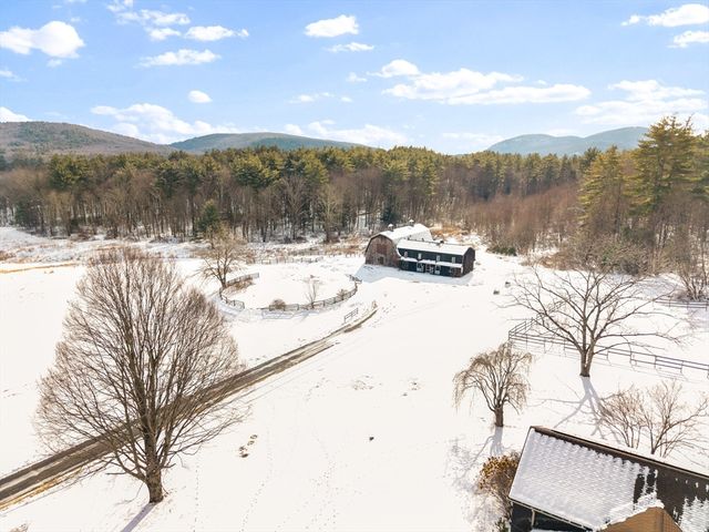 27 West St, Montague, MA 01351