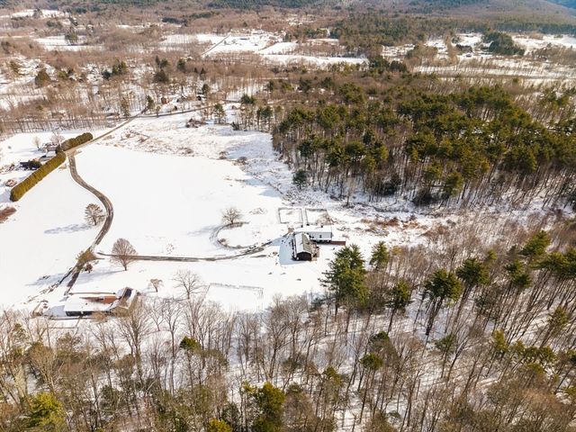 27 West St, Montague, MA 01351