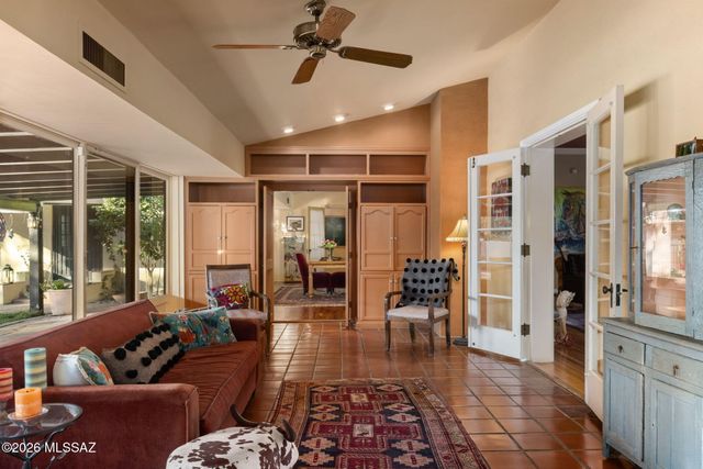 40 E Plaza Del Encanto, Tucson, AZ 85716