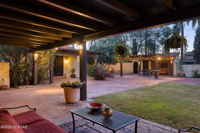 40 E Plaza Del Encanto, Tucson, AZ 85716