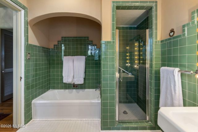 40 E Plaza Del Encanto, Tucson, AZ 85716