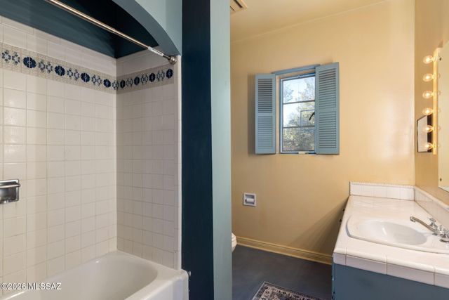 40 E Plaza Del Encanto, Tucson, AZ 85716