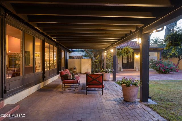 40 E Plaza Del Encanto, Tucson, AZ 85716