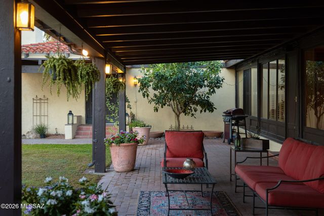 40 E Plaza Del Encanto, Tucson, AZ 85716