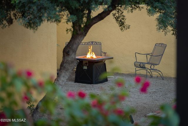 40 E Plaza Del Encanto, Tucson, AZ 85716