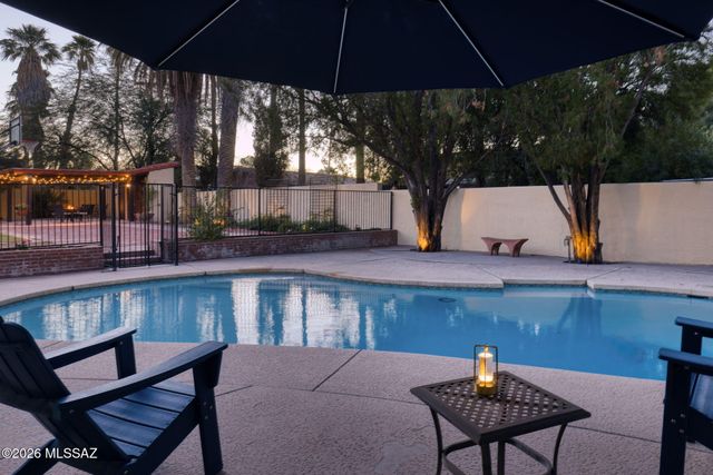 40 E Plaza Del Encanto, Tucson, AZ 85716