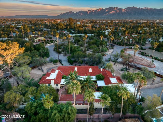 40 E Plaza Del Encanto, Tucson, AZ 85716