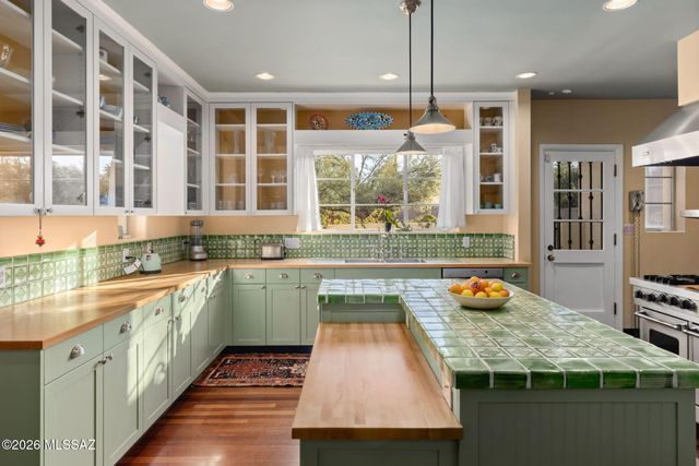 40 E Plaza Del Encanto, Tucson, AZ 85716