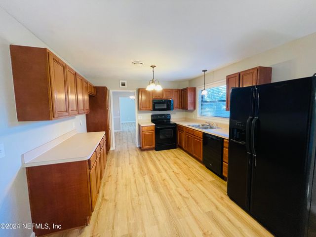 5350 SELTON Avenue, Jacksonville, FL 32277