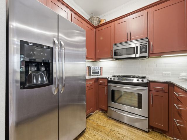 7333 Valley View Lane 305, Dallas, TX 75240